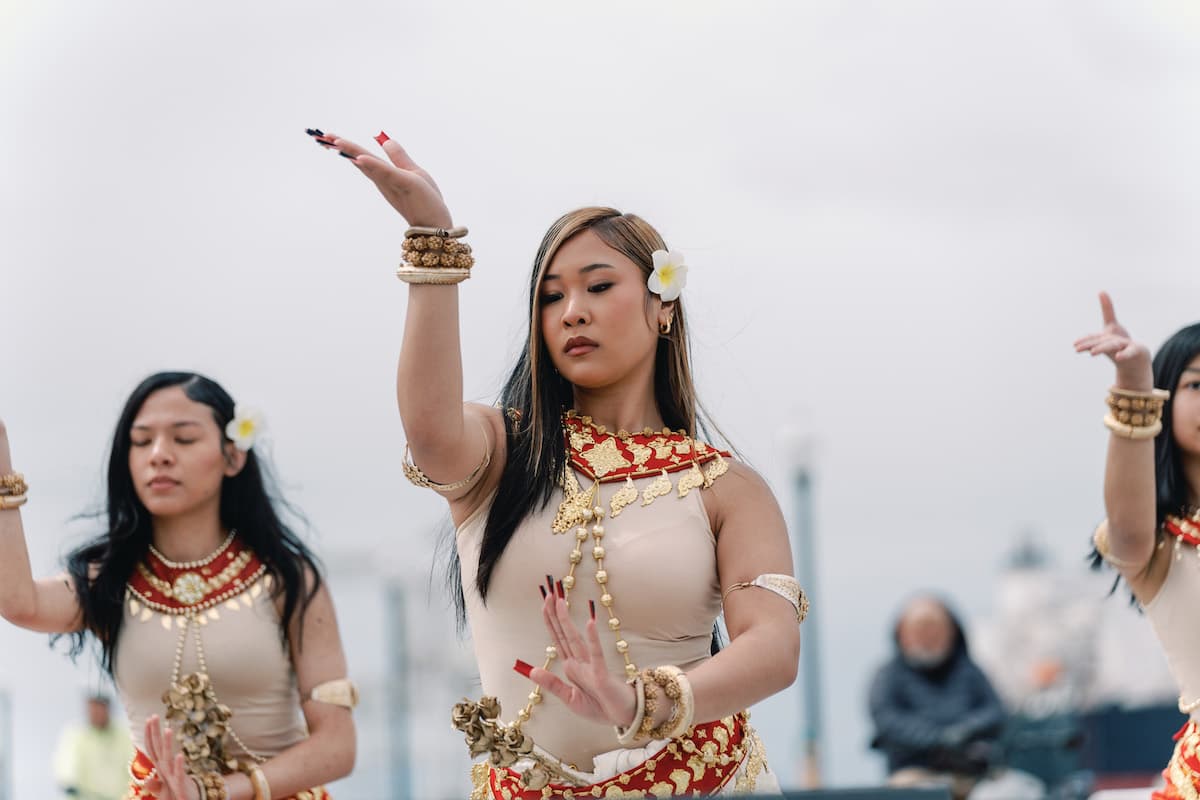 Oakland Khmer Angkor Dance Troupe performing